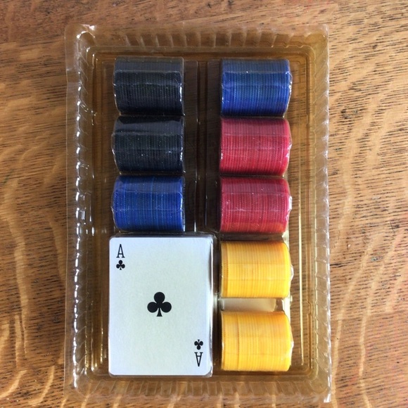 Vintage Texas Hold’ Em Poker Set - Picture 7 of 7